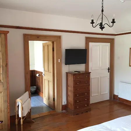 Guest Accomodation *